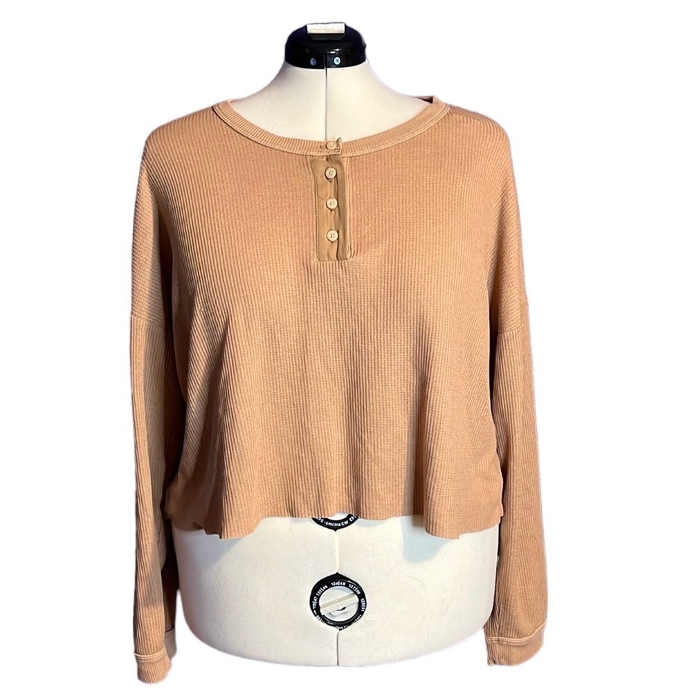 American Eagle Tan Waffle Knit Henley Long Sleeve Crop Top (NWT)